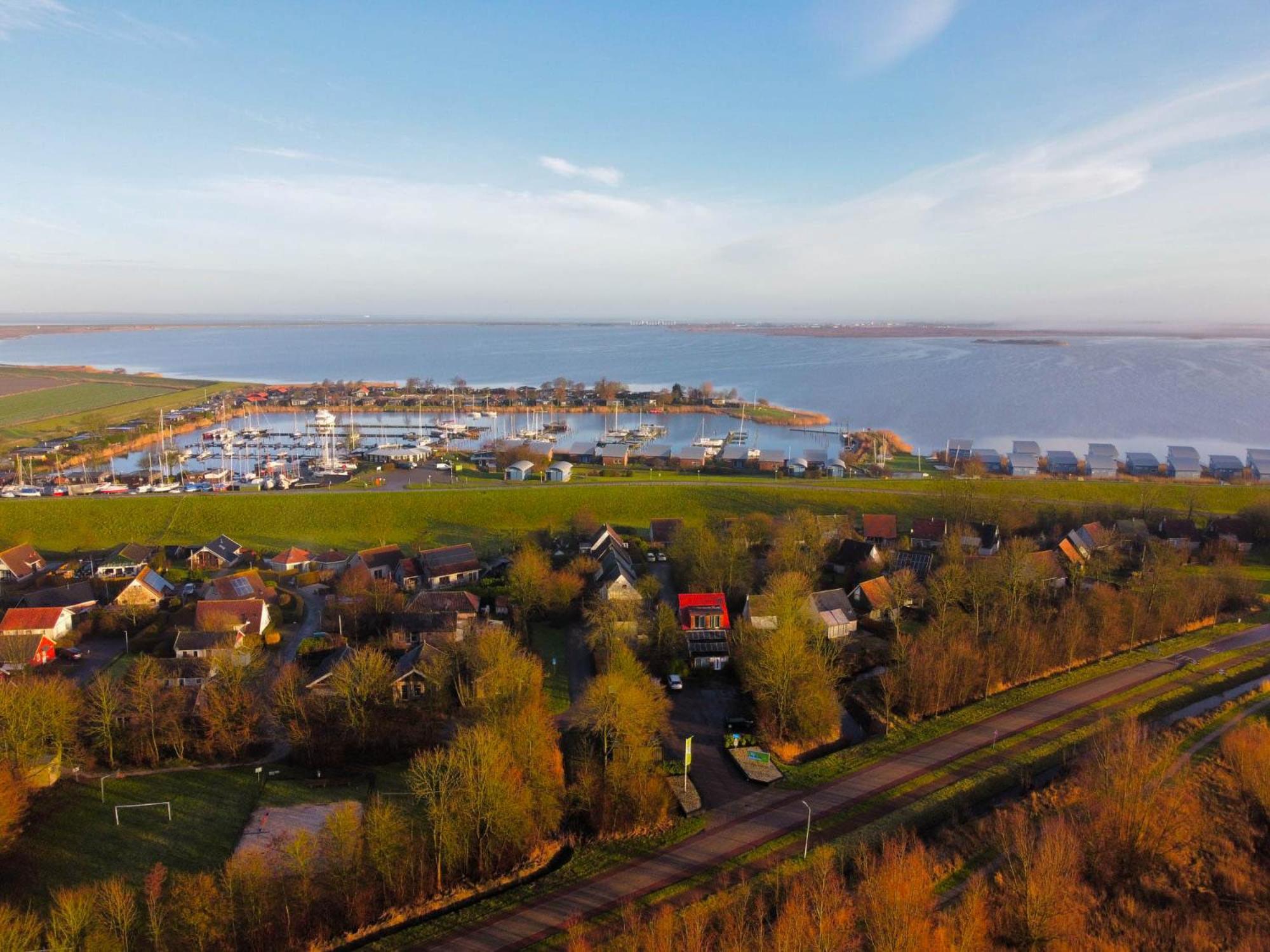 House Marijke With Winter Garden And Direct Access To The Lauwersmeer Anjum Экстерьер фото